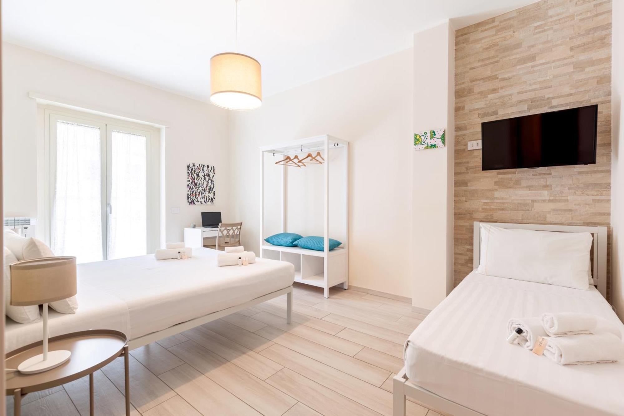 Apartment Hostly- Don Bosco Light Rom