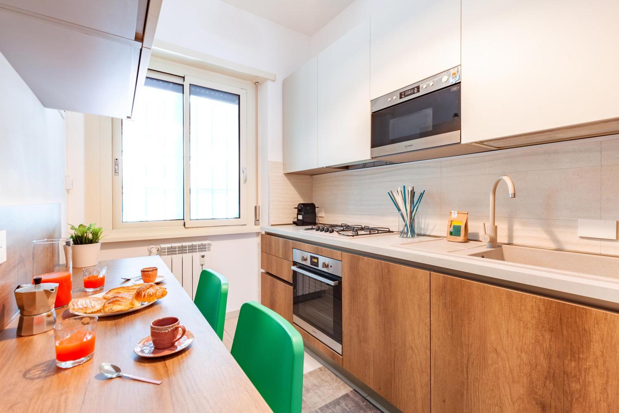 Hostly- Don Bosco Light Apartment